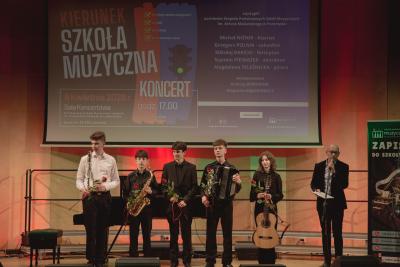 Zdjęcie 23 z galerii Koncert "Kierunek Szkoła Muzyczna"