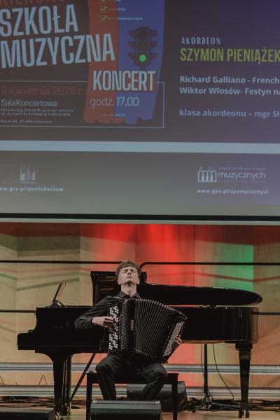 Zdjęcie 19 z galerii Koncert "Kierunek Szkoła Muzyczna"