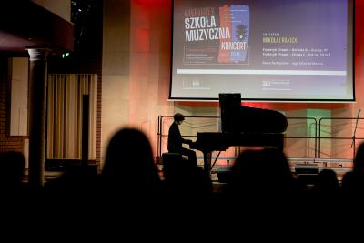 Zdjęcie 11 z galerii Koncert "Kierunek Szkoła Muzyczna"